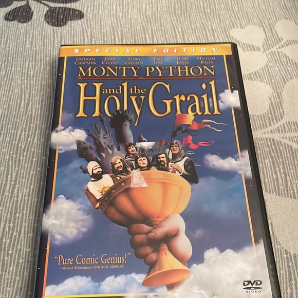 2 dvds by Monty Python. The Meaning of Life, and the Holly Grail. - Picture 2 of 3